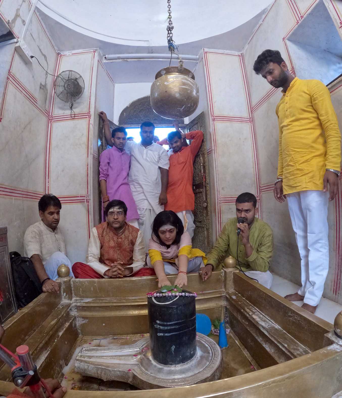 शिवभक्तांनी ऑनलाईन महारुद्राभिषेक