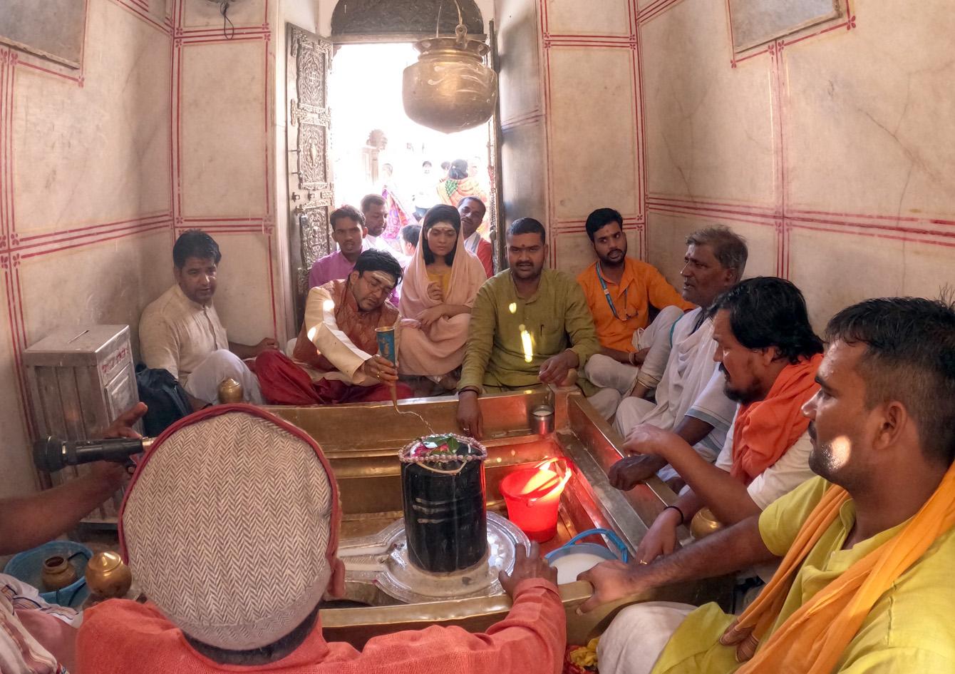 शिवभक्तांनी ऑनलाईन महारुद्राभिषेक