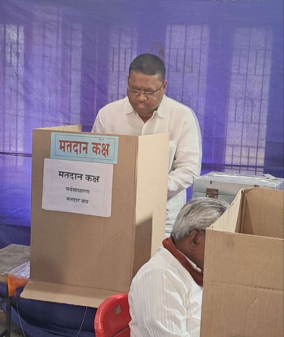 पिपल्स बँकेसाठी २३ उमेदवारांचे भवितव्य मतपेटीत बंद