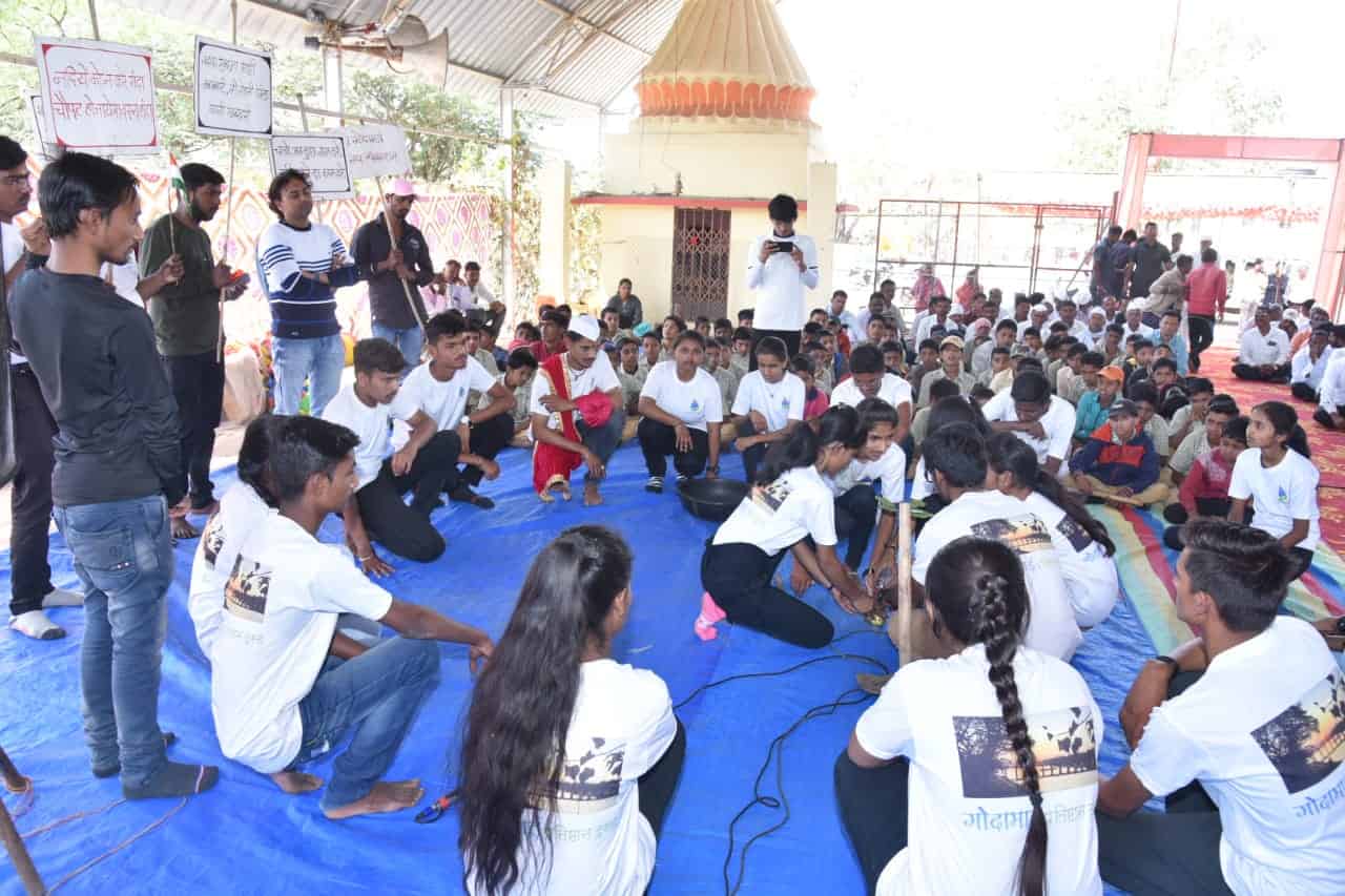 नदया स्वच्छ राखणे पथनाट्य