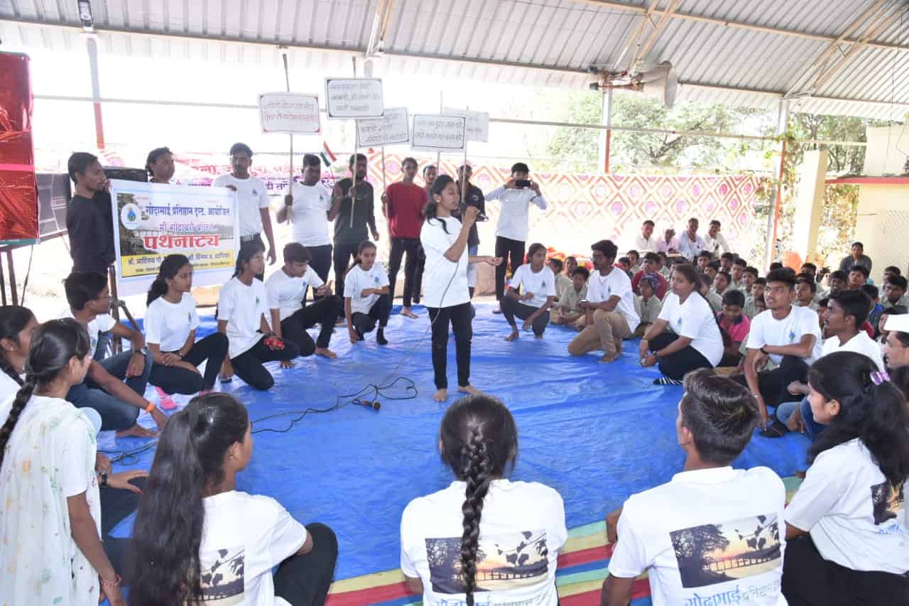 नदया स्वच्छ राखणे पथनाट्य