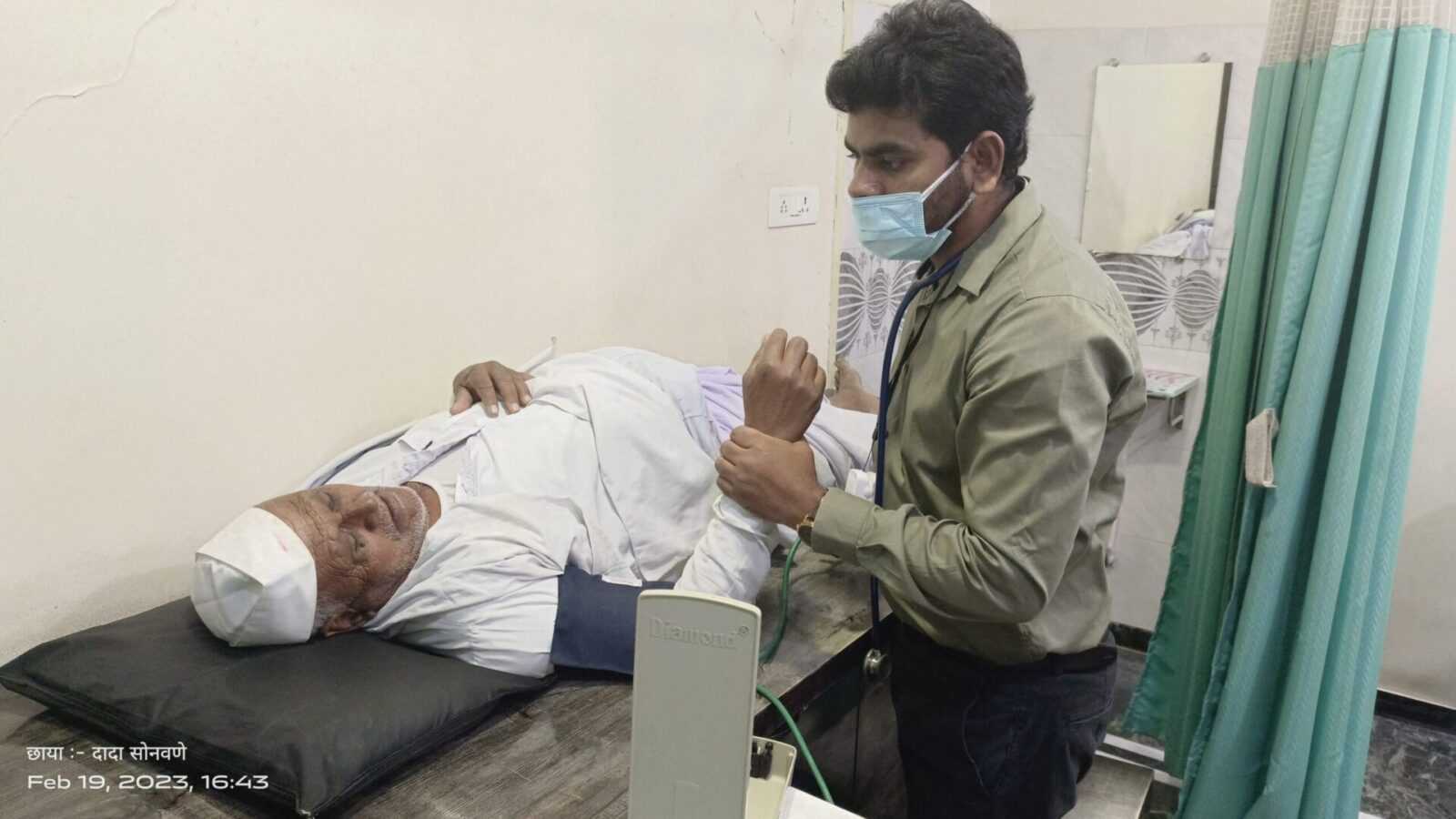 न्यू मेडिकेअर हॉस्पिटल व ग्रामपंचायत टाकळी