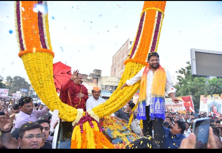 औ