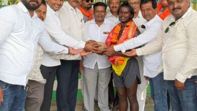 इ